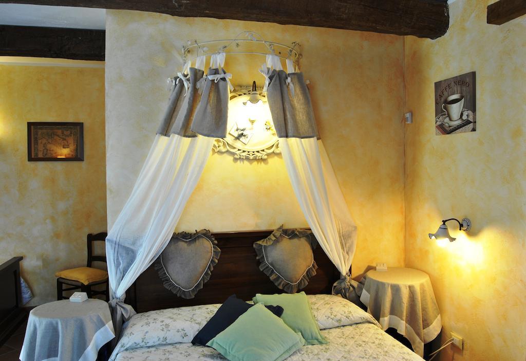Le Macine Del Confluente Bed & Breakfast Badalucco Bilik gambar
